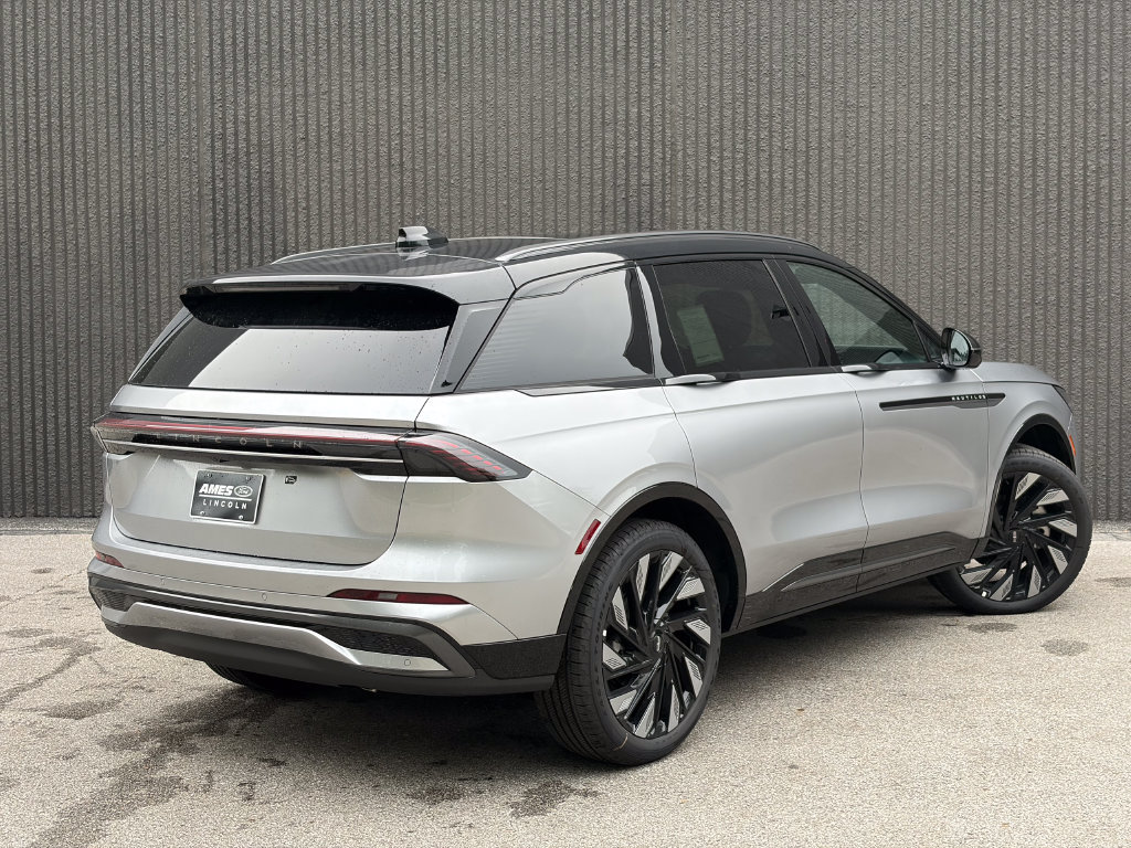 New 2026 Lincoln Nautilus Reserve w/ Jet Appearance Package AWD/4WD image 7