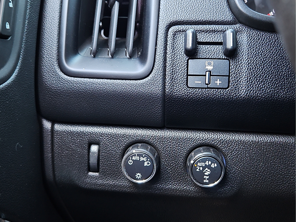Used 2020 Chevrolet Colorado ZR2 AWD/4WD image 15