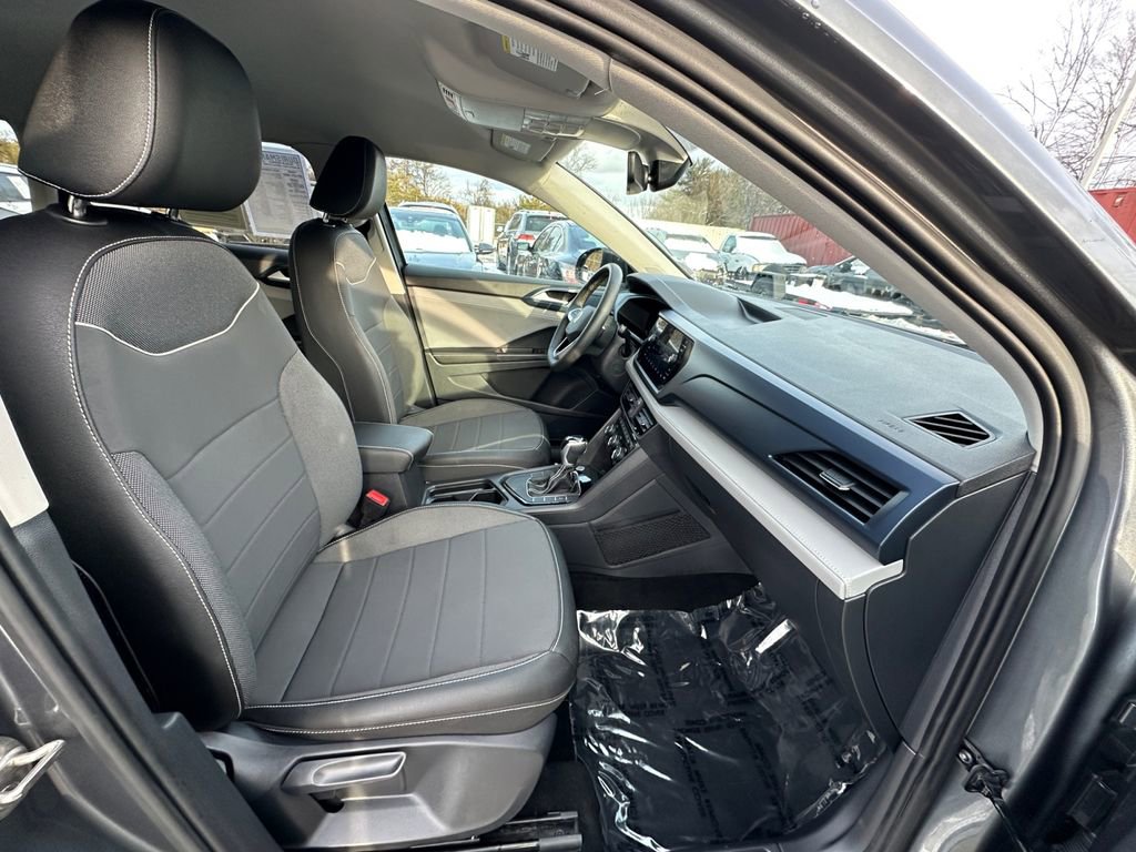 Used 2024 Volkswagen Taos SE image 23