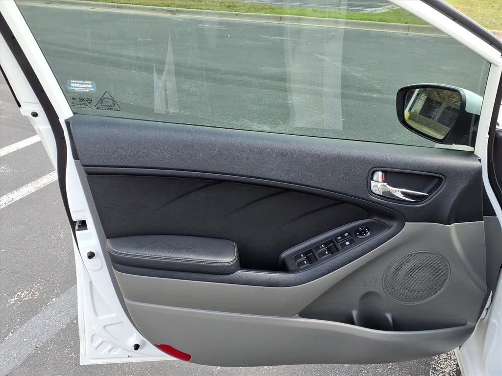 Used 2015 Kia Forte LX w/ Popular Package image 12