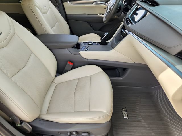 Used 2023 Cadillac XT5 Premium Luxury w/ Technology Package FWD image 15