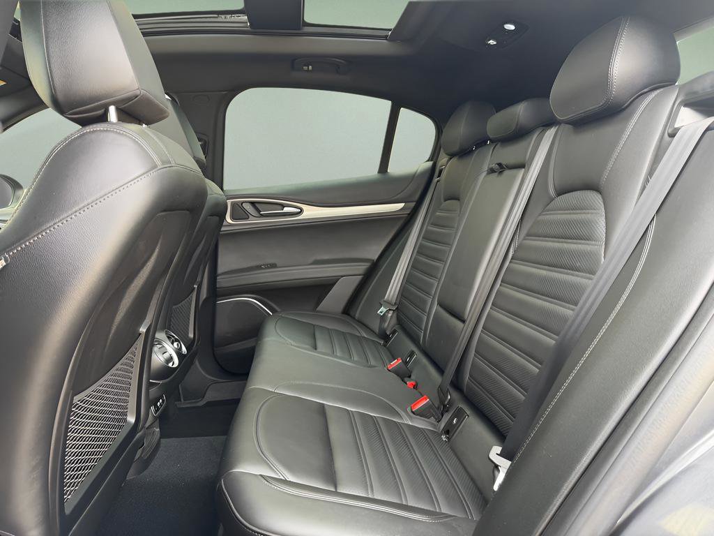 Used 2023 Alfa Romeo Stelvio Veloce image 14