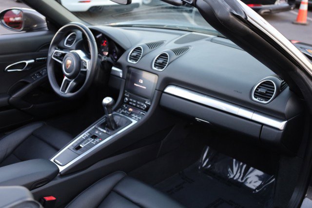 Used 2017 Porsche 718 Boxster image 42