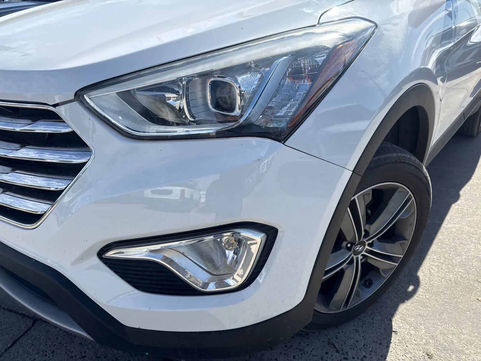 Used 2016 Hyundai Santa Fe SE w/ Option Group 03 AWD/4WD image 8