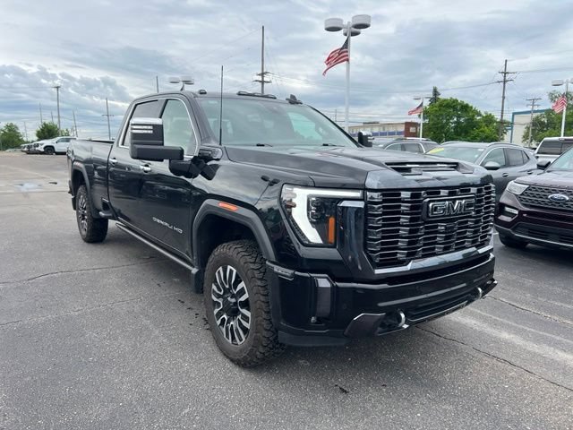 Used 2024 GMC Sierra 3500 Denali Ultimate AWD/4WD image 7