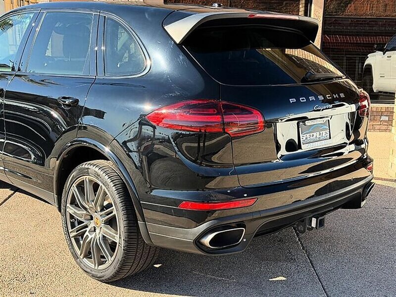 Used 2018 Porsche Cayenne Platinum Edition w/ Premium Package AWD/4WD image 14