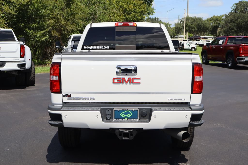 Certified 2019 GMC Sierra 2500 Denali w/ Duramax Plus Package AWD/4WD image 8