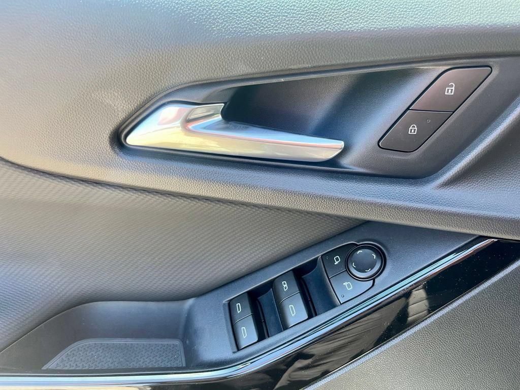 New 2026 Chevrolet Equinox LT w/ Safety and Technology Package AWD/4WD image 10