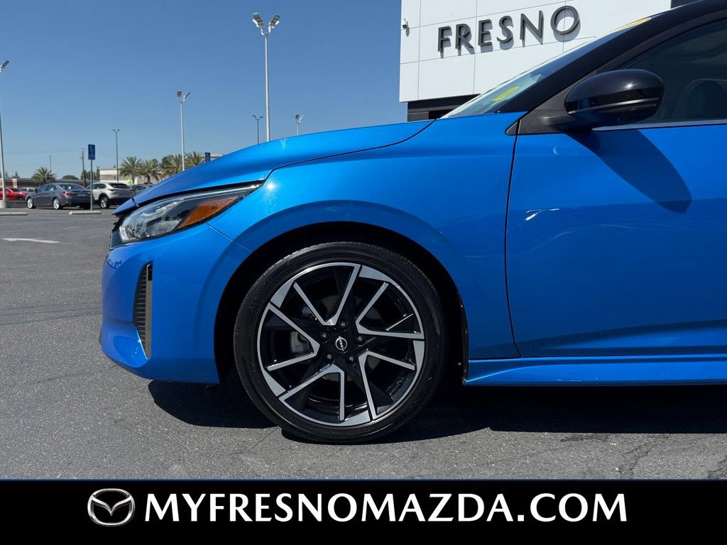 Used 2025 Nissan Sentra SR w/ SR Premium Package FWD image 5