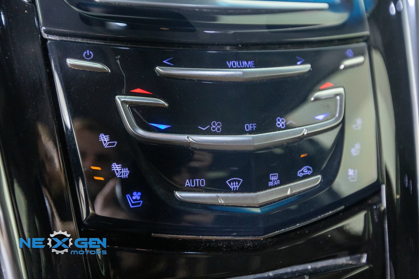 Used 2017 Cadillac Escalade Luxury AWD/4WD image 22