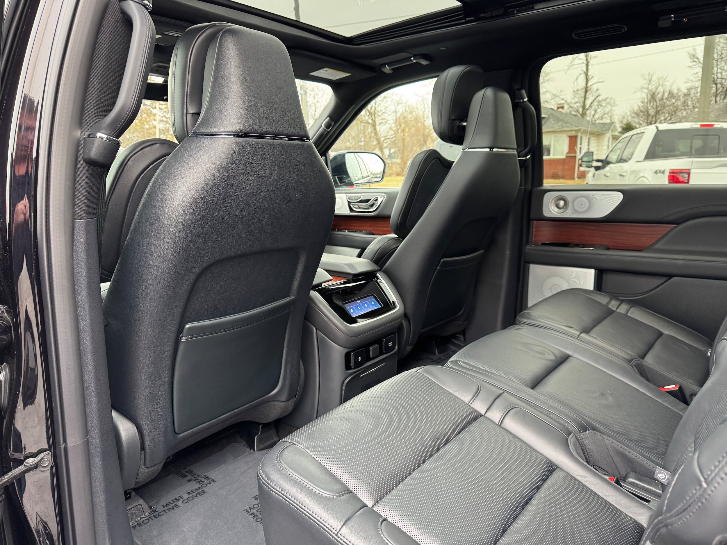 Used 2024 Lincoln Navigator Reserve AWD/4WD image 13