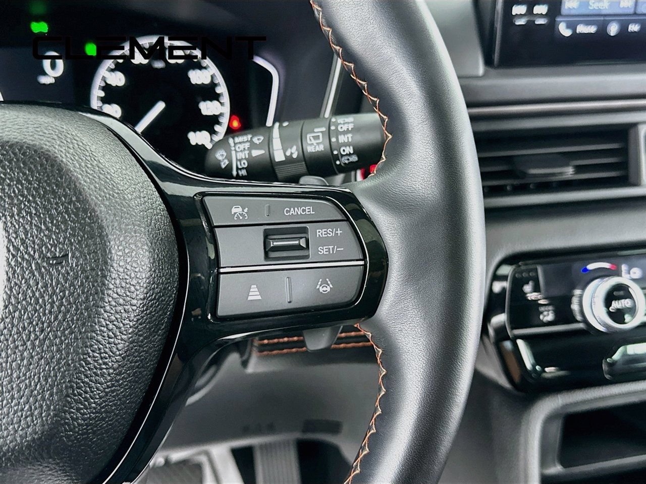 Used 2025 Honda Pilot TrailSport image 17