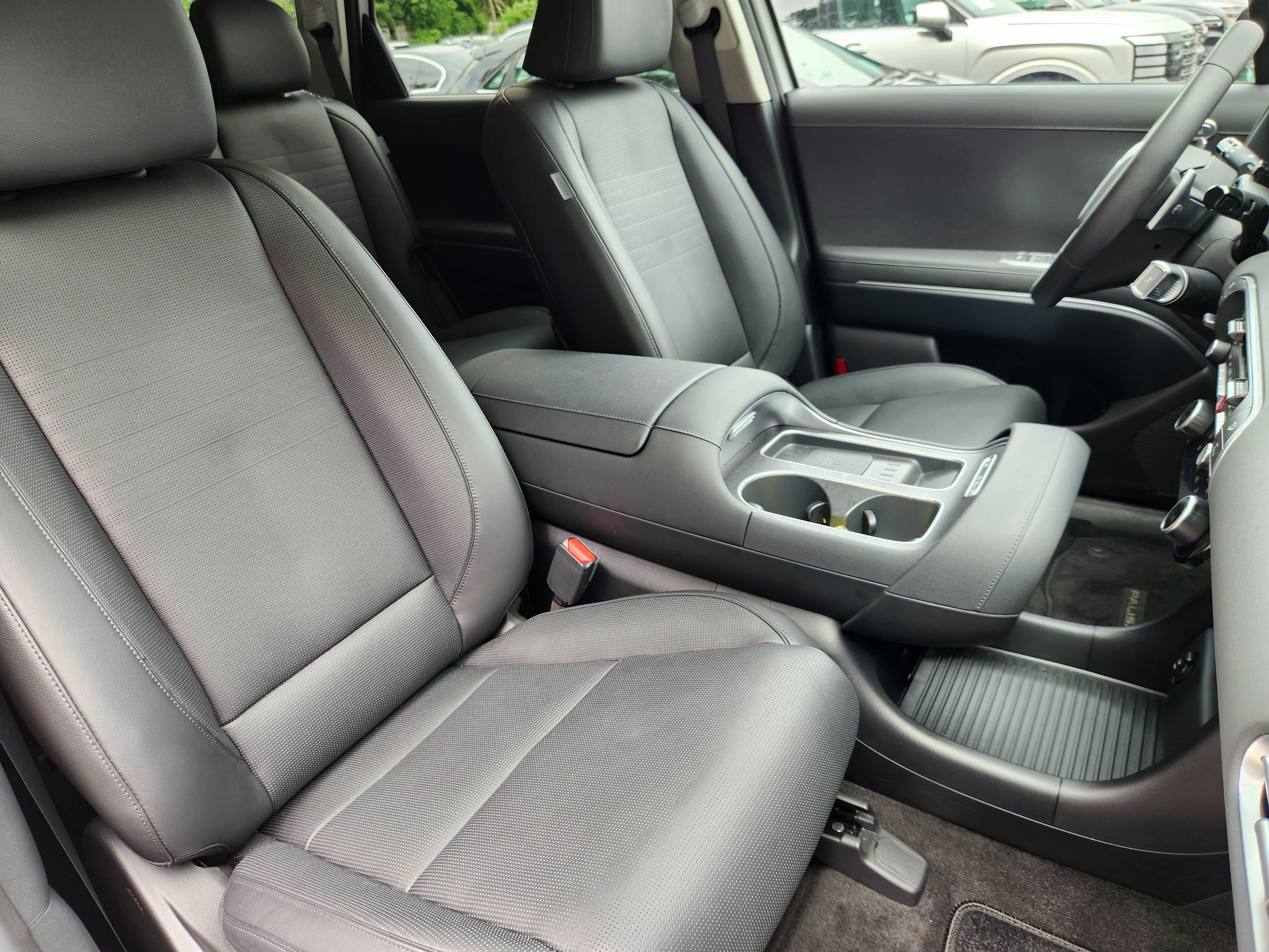 Certified 2026 Hyundai Palisade Limited AWD/4WD image 15