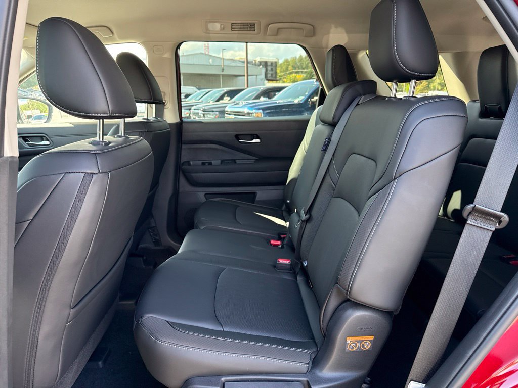 New 2026 Nissan Pathfinder SL AWD/4WD image 14