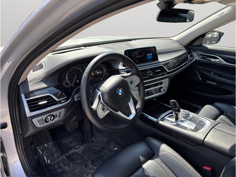 Used 2018 BMW 750i 750i Sedan 4D image 6