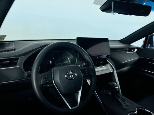 Used 2024 Toyota Venza XLE AWD/4WD image 24