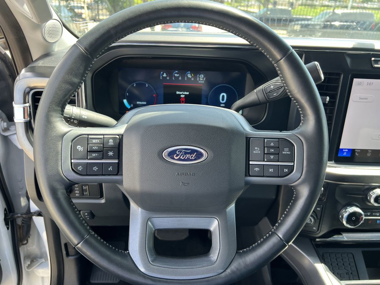 Used 2023 Ford F250 Lariat w/ Lariat Ultimate Package AWD/4WD image 7