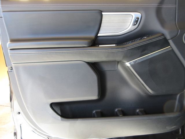 Certified 2025 Ford Expedition Max Platinum image 9