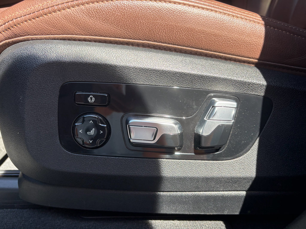 Used 2022 BMW X5 sDrive40i w/ Premium Package image 11