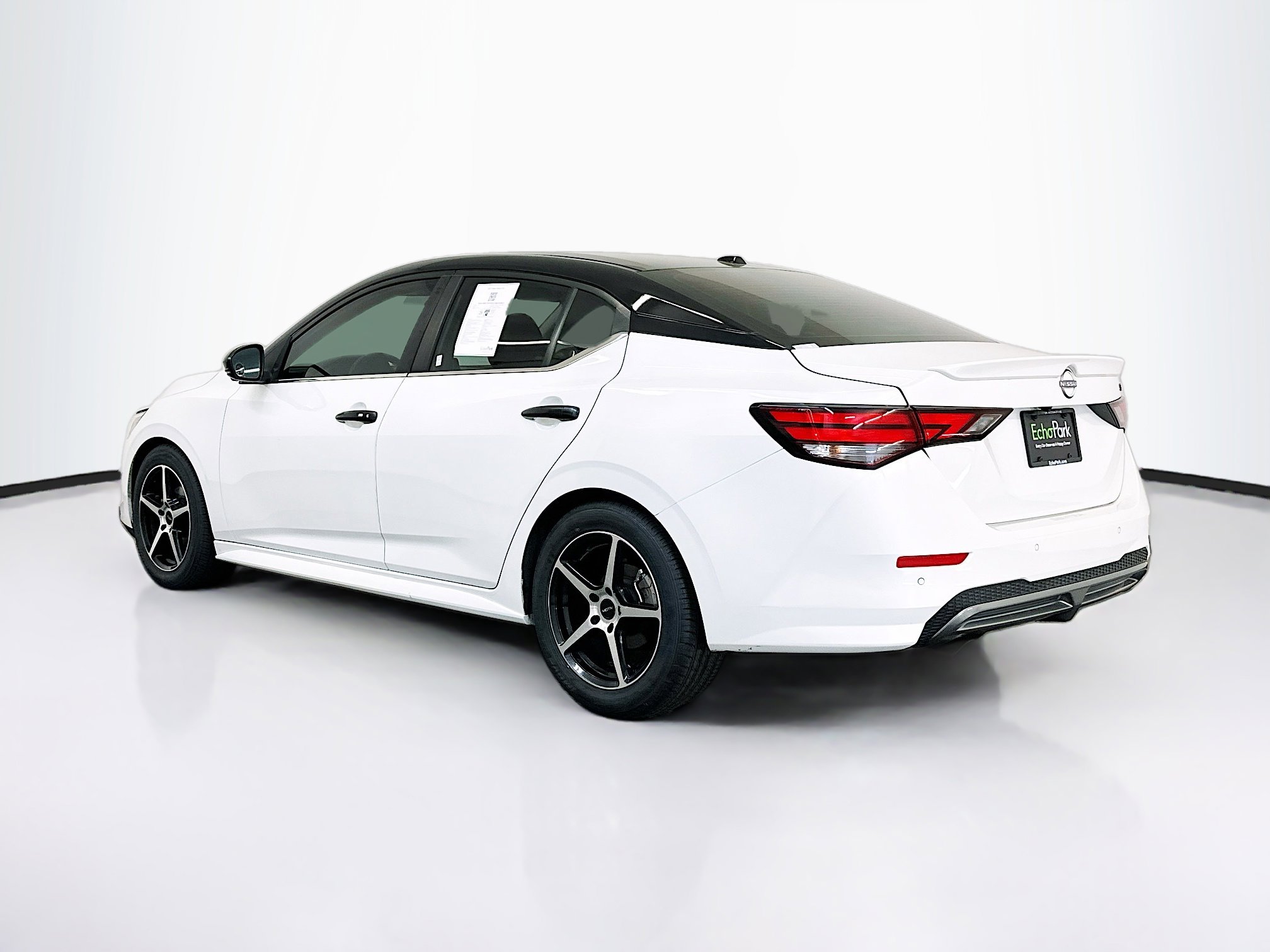 Used 2022 Nissan Sentra SR w/ SR Premium Package image 5