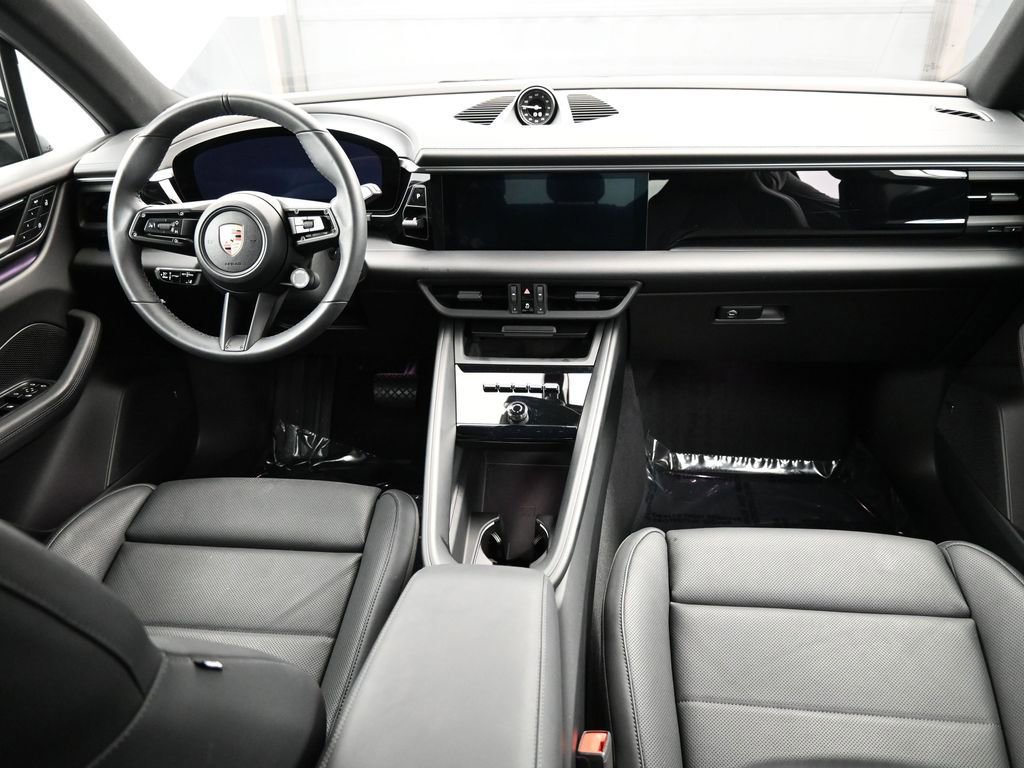 Certified 2024 Porsche Macan 4 Electric image 6