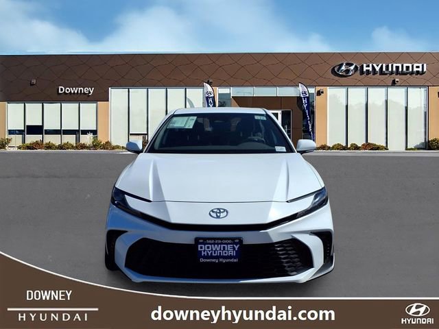 Used 2025 Toyota Camry SE FWD image 2