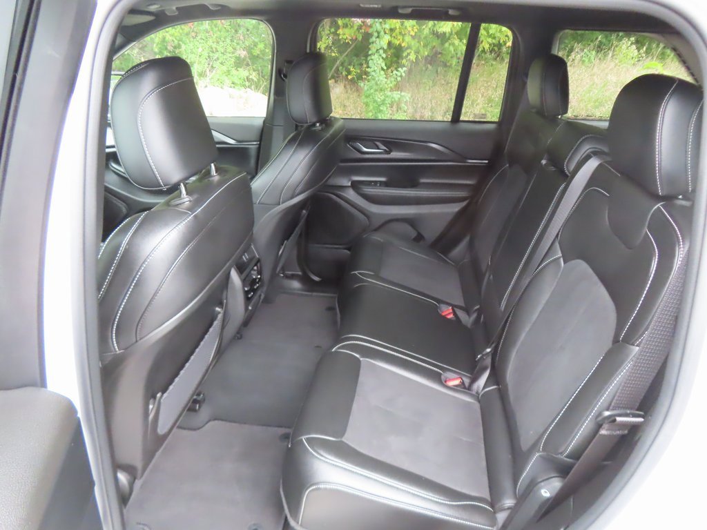 Certified 2024 Jeep Grand Cherokee Altitude image 30