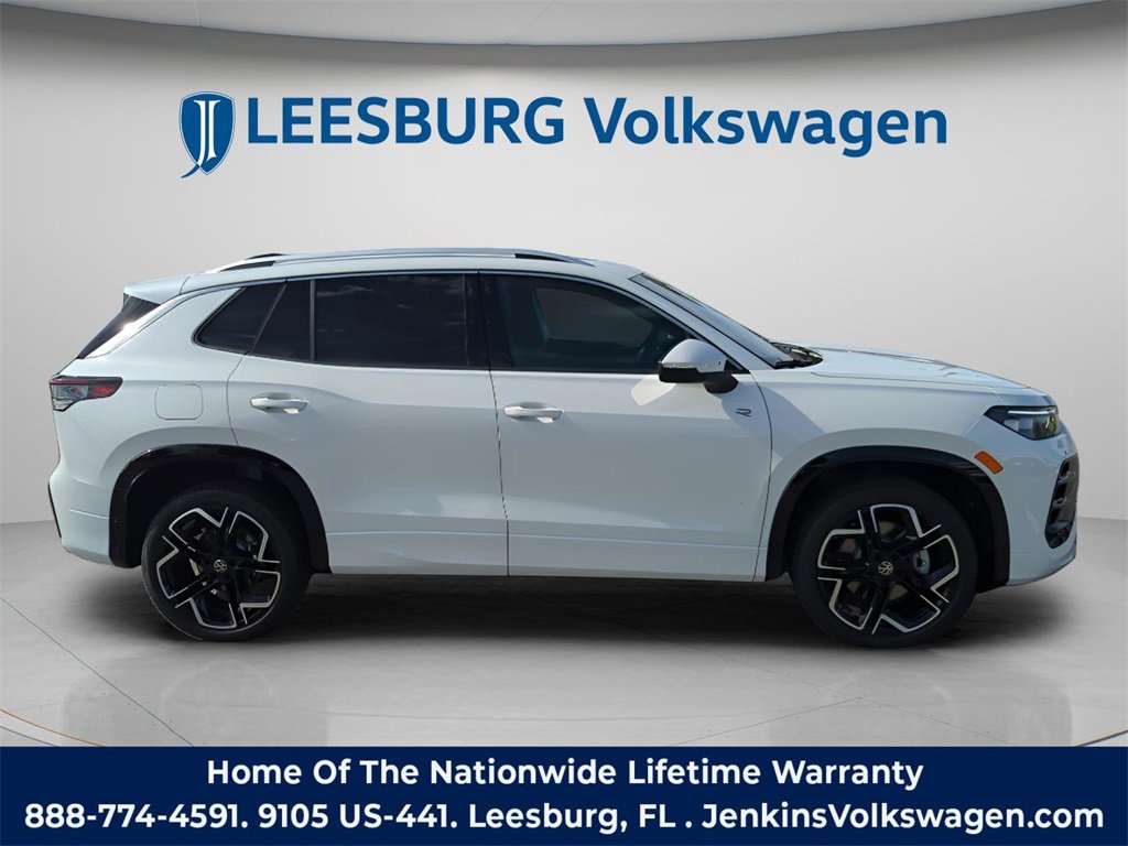 Used 2026 Volkswagen Tiguan SEL R-Line image 3