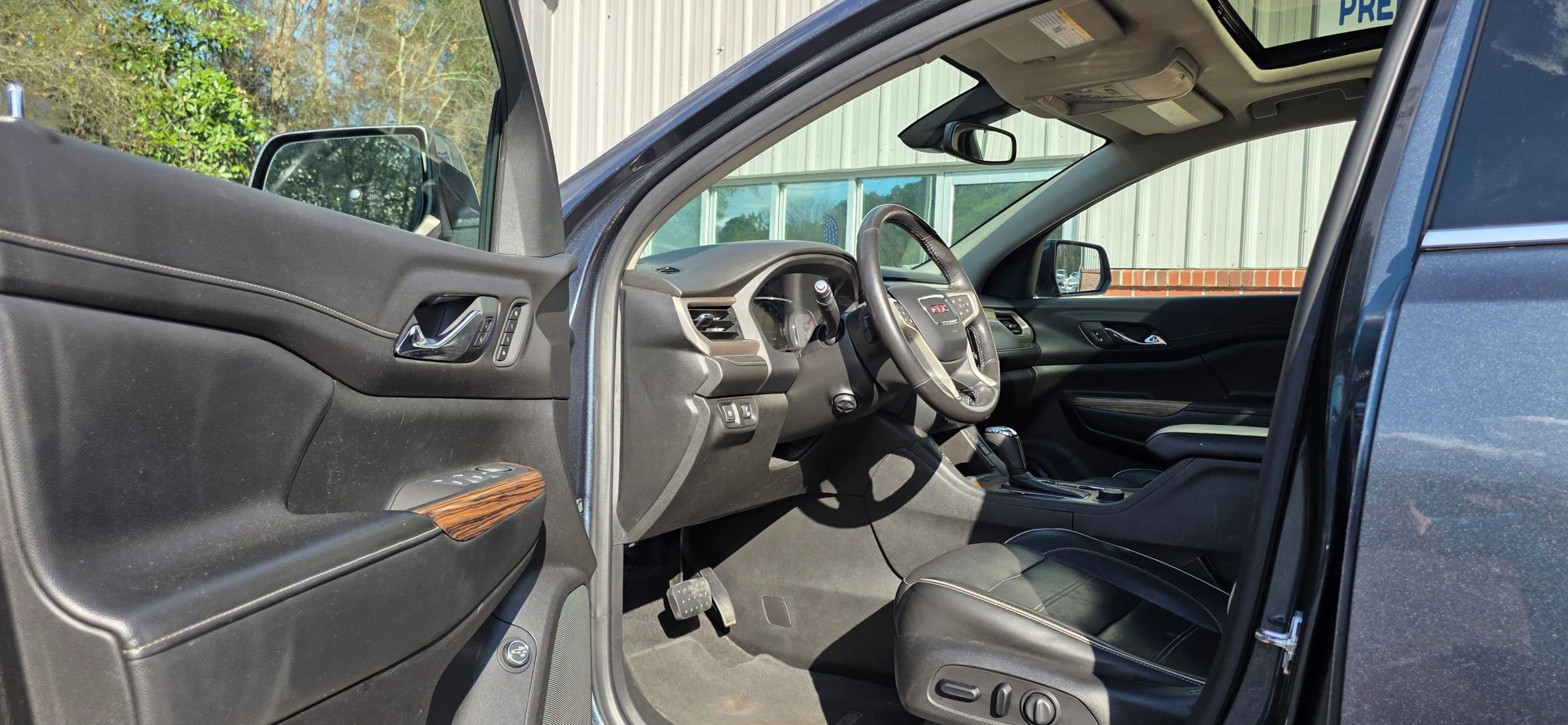 Used 2019 GMC Acadia Denali image 9