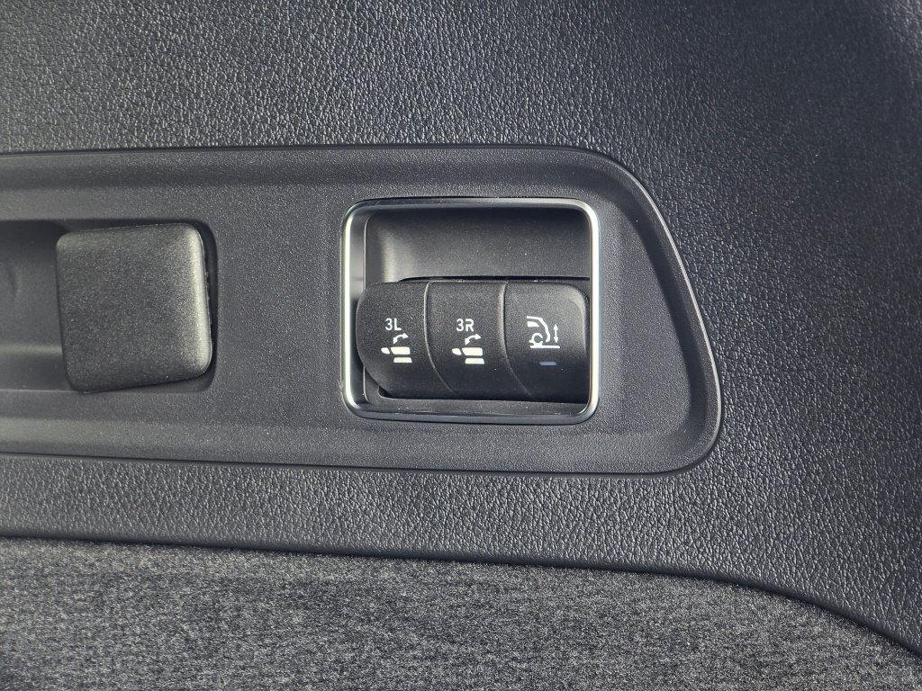 New 2026 Mercedes-Benz GLS 450 4MATIC image 22