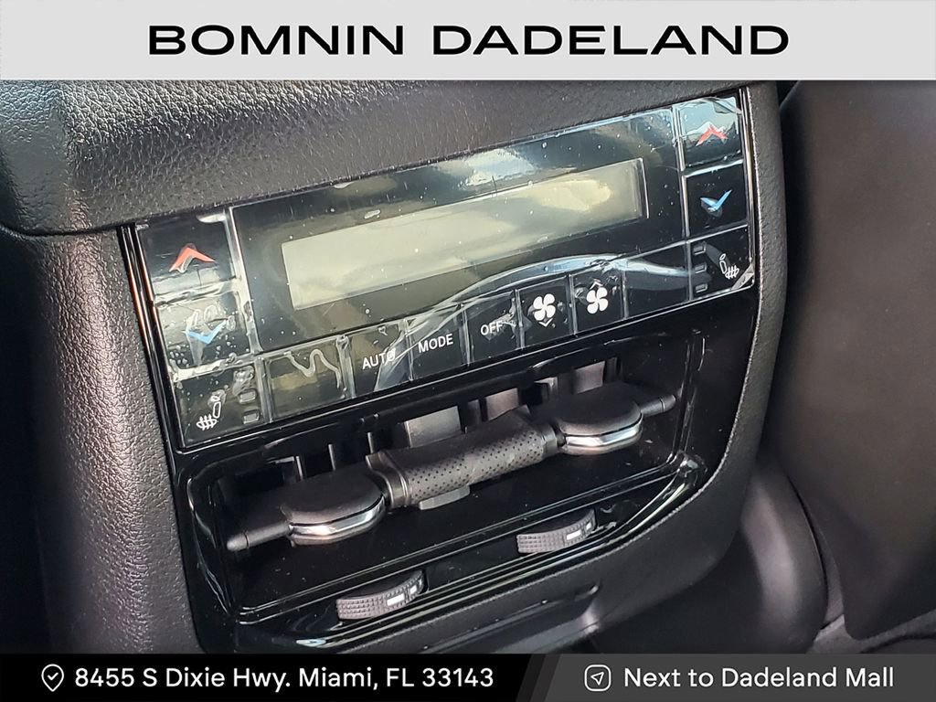 Used 2025 Jeep Grand Cherokee L Summit image 13