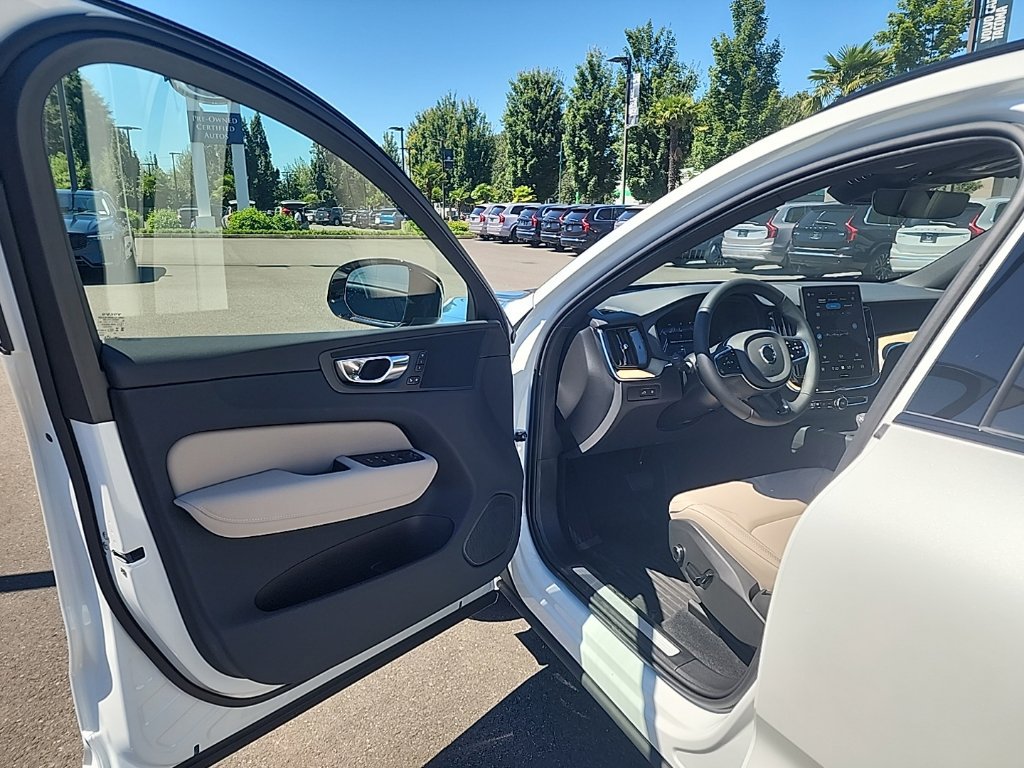 New 2026 Volvo XC60 T8 Plus w/ Climate Package AWD/4WD image 11