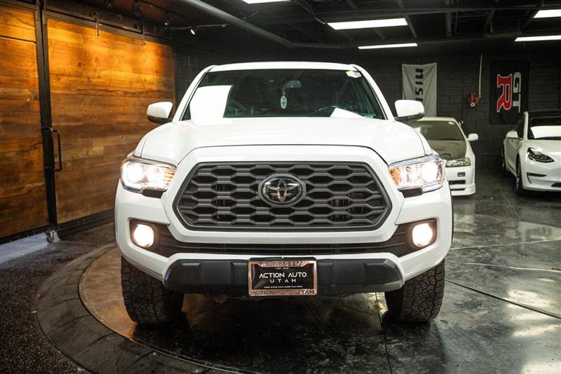 Used 2022 Toyota Tacoma TRD Off-Road w/ Technology Package AWD/4WD image 4