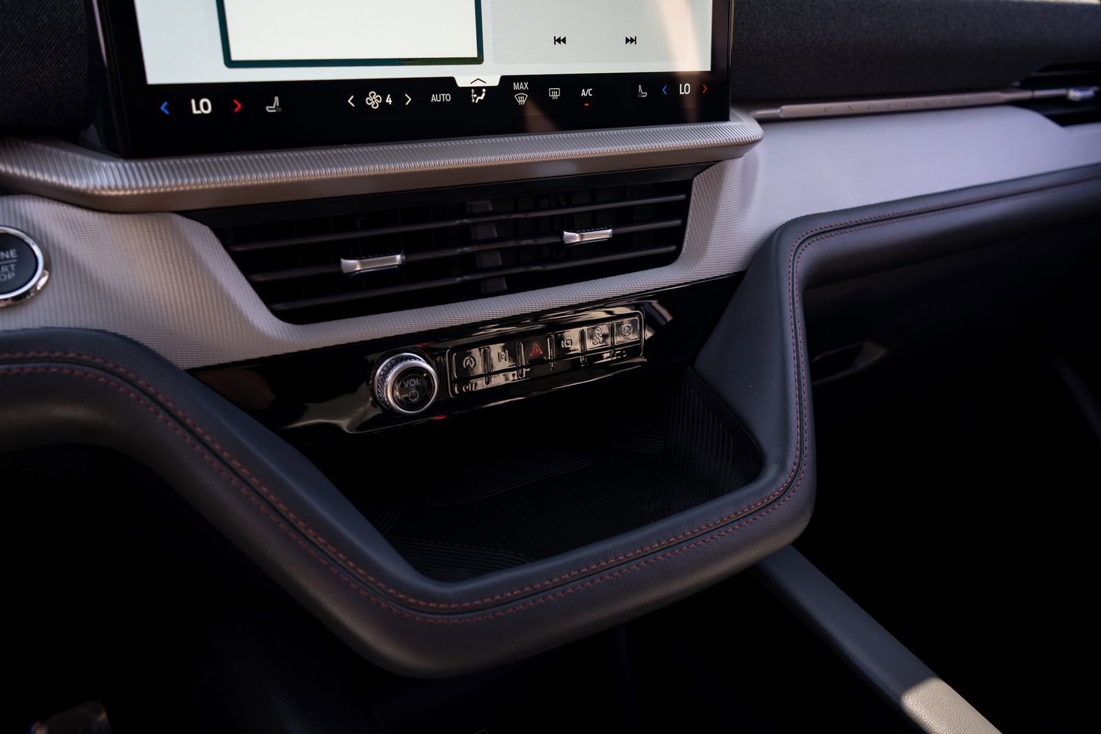 New 2026 Ford Explorer Active RWD image 26