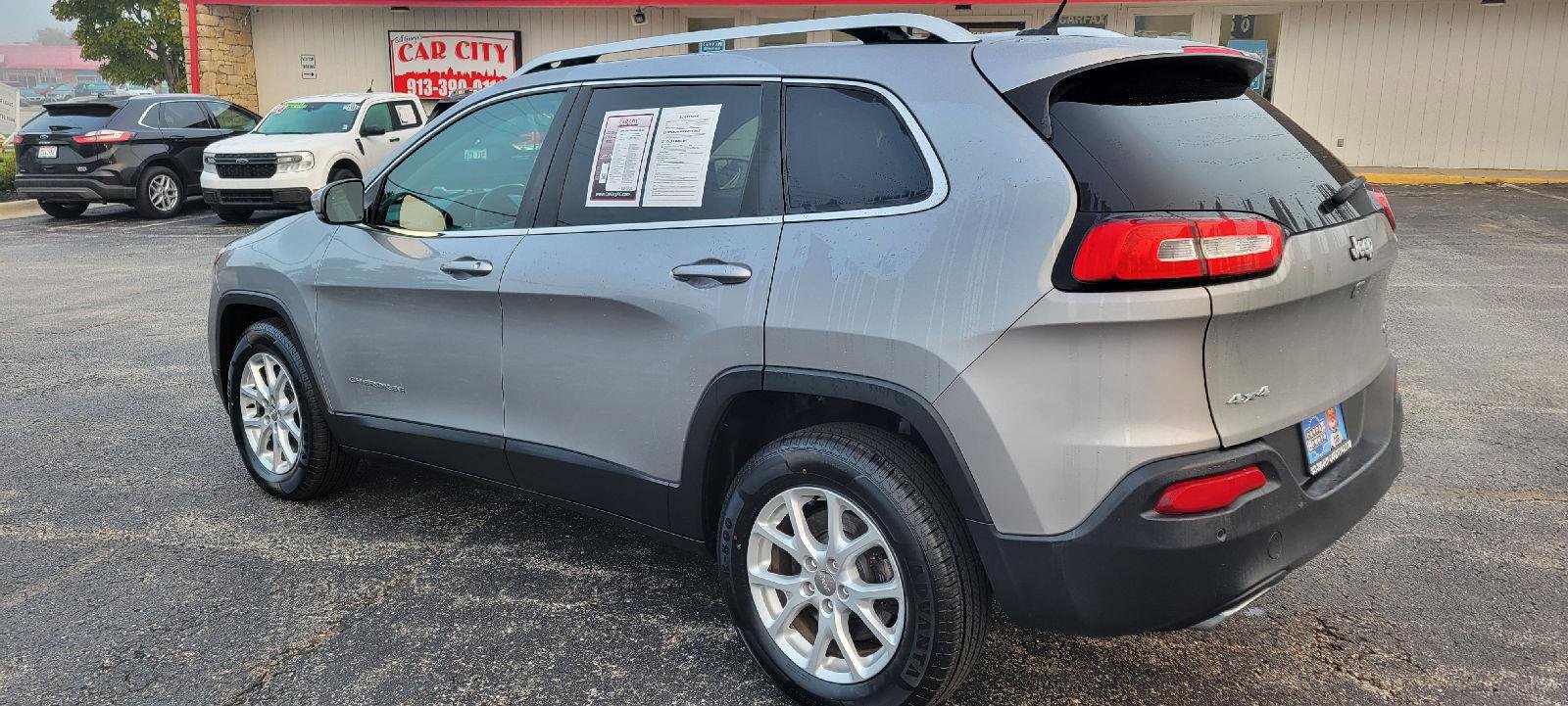 Used 2015 Jeep Cherokee Latitude image 25