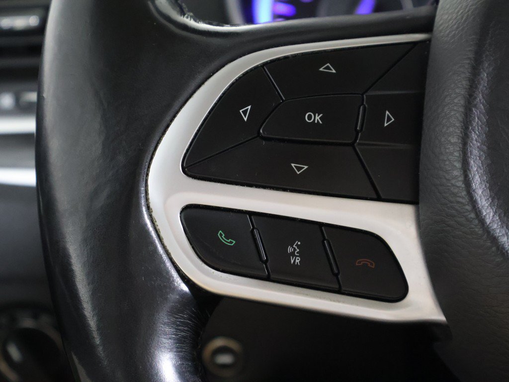 Used 2018 Chrysler 300 Touring L AWD/4WD image 33
