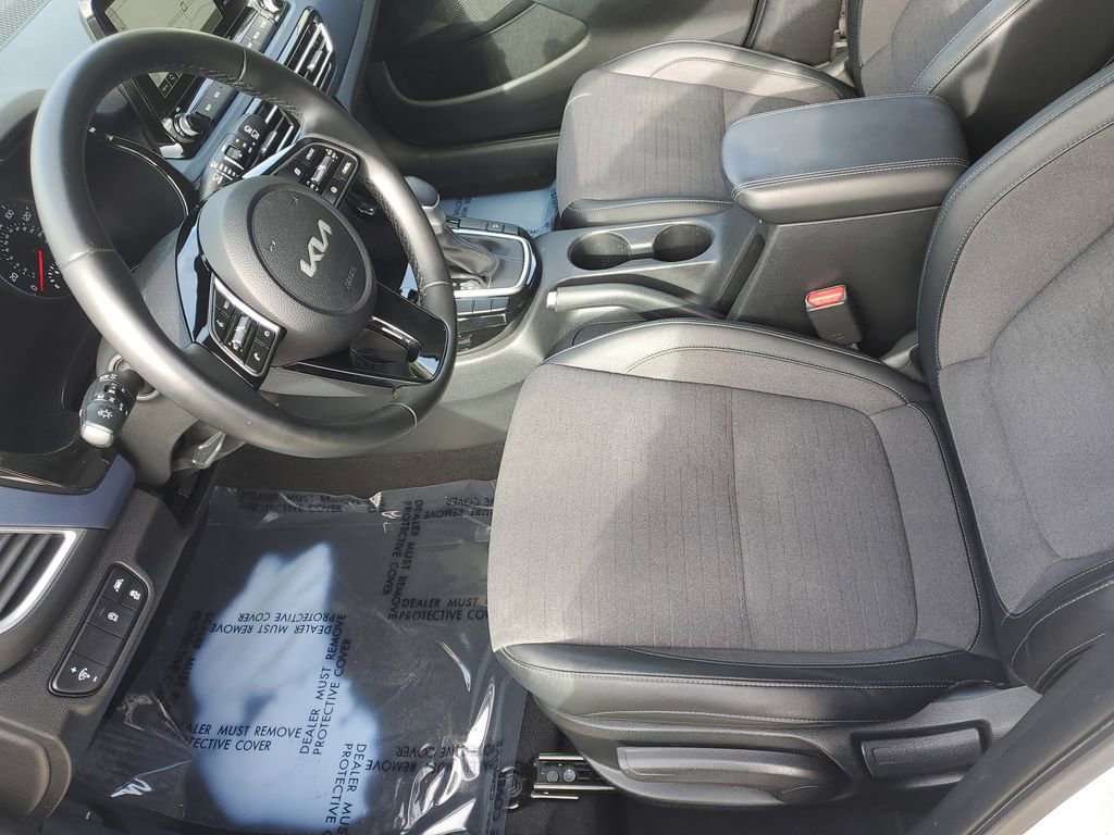 Used 2023 Kia Seltos S w/ Navigation Package image 18