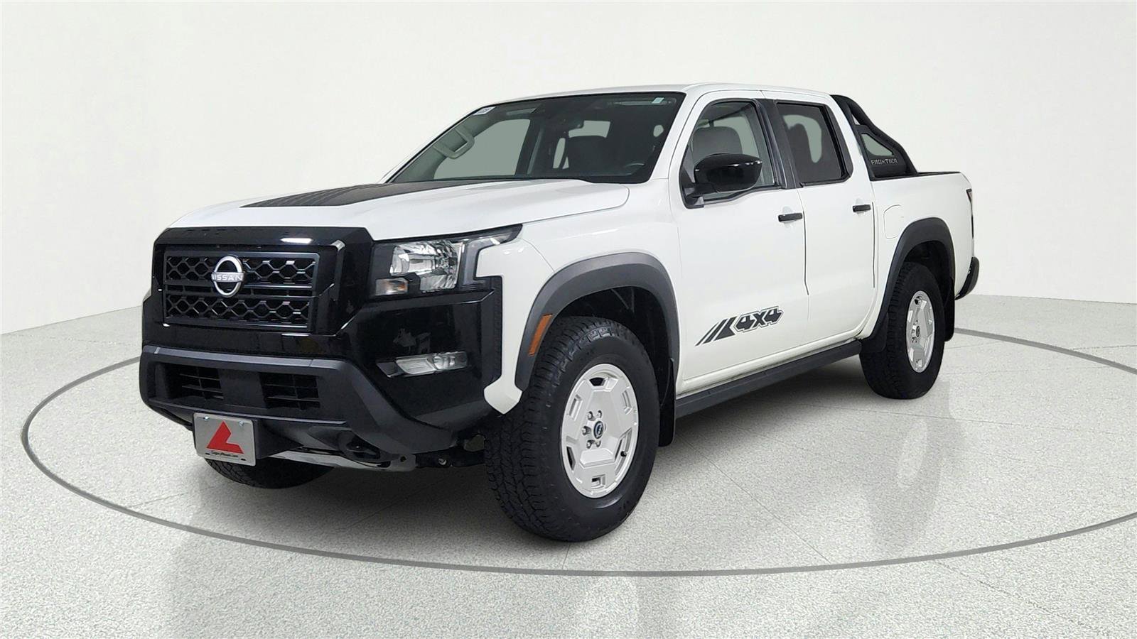 Used 2024 Nissan Frontier SV w/ Hardbody Edition AWD/4WD image 2
