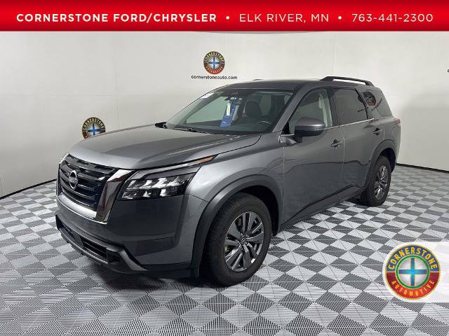 Used 2025 Nissan Pathfinder SV AWD/4WD image 1