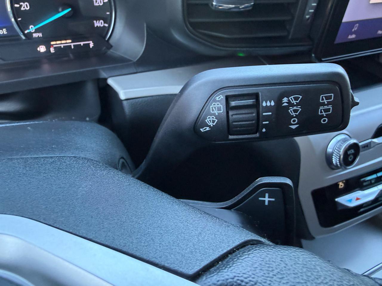 Used 2020 Ford Explorer XLT RWD image 24