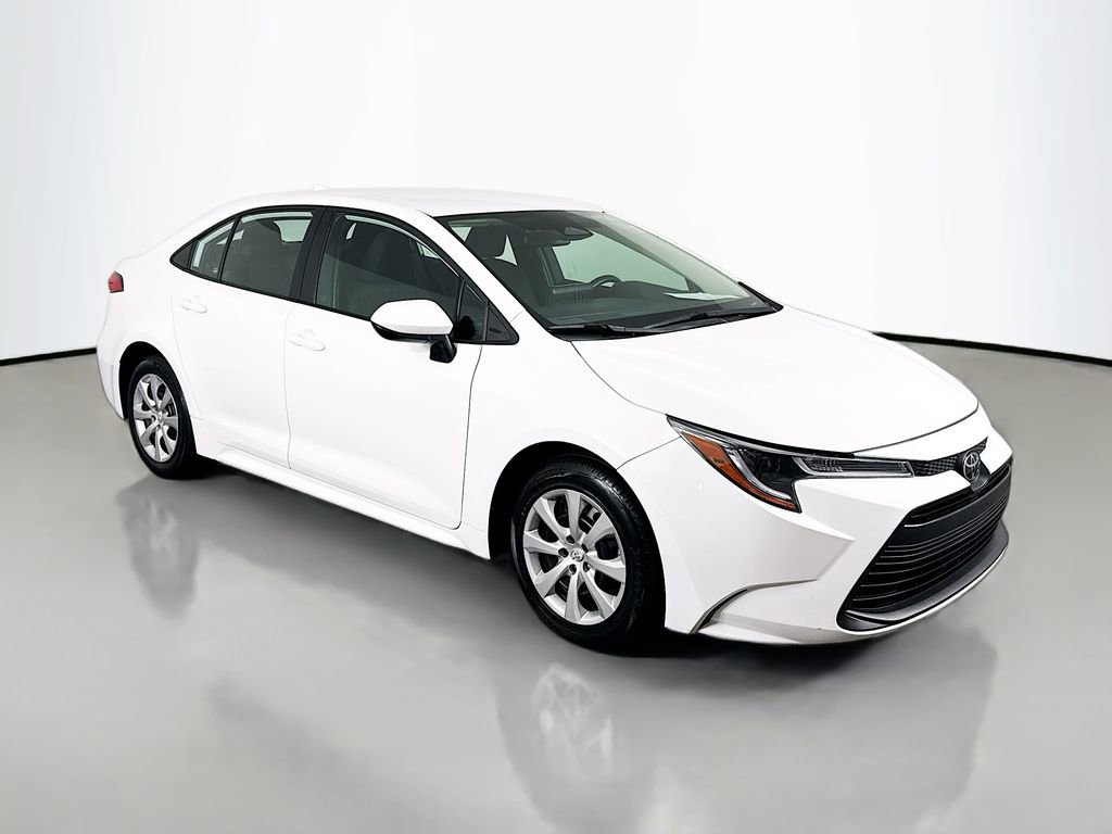 Used 2024 Toyota Corolla LE image 3