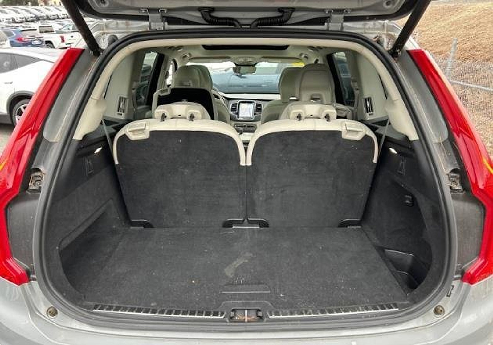 Certified 2024 Volvo XC90 B6 Plus image 17