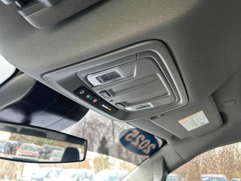 Used 2025 Chevrolet Silverado 1500 LT image 18