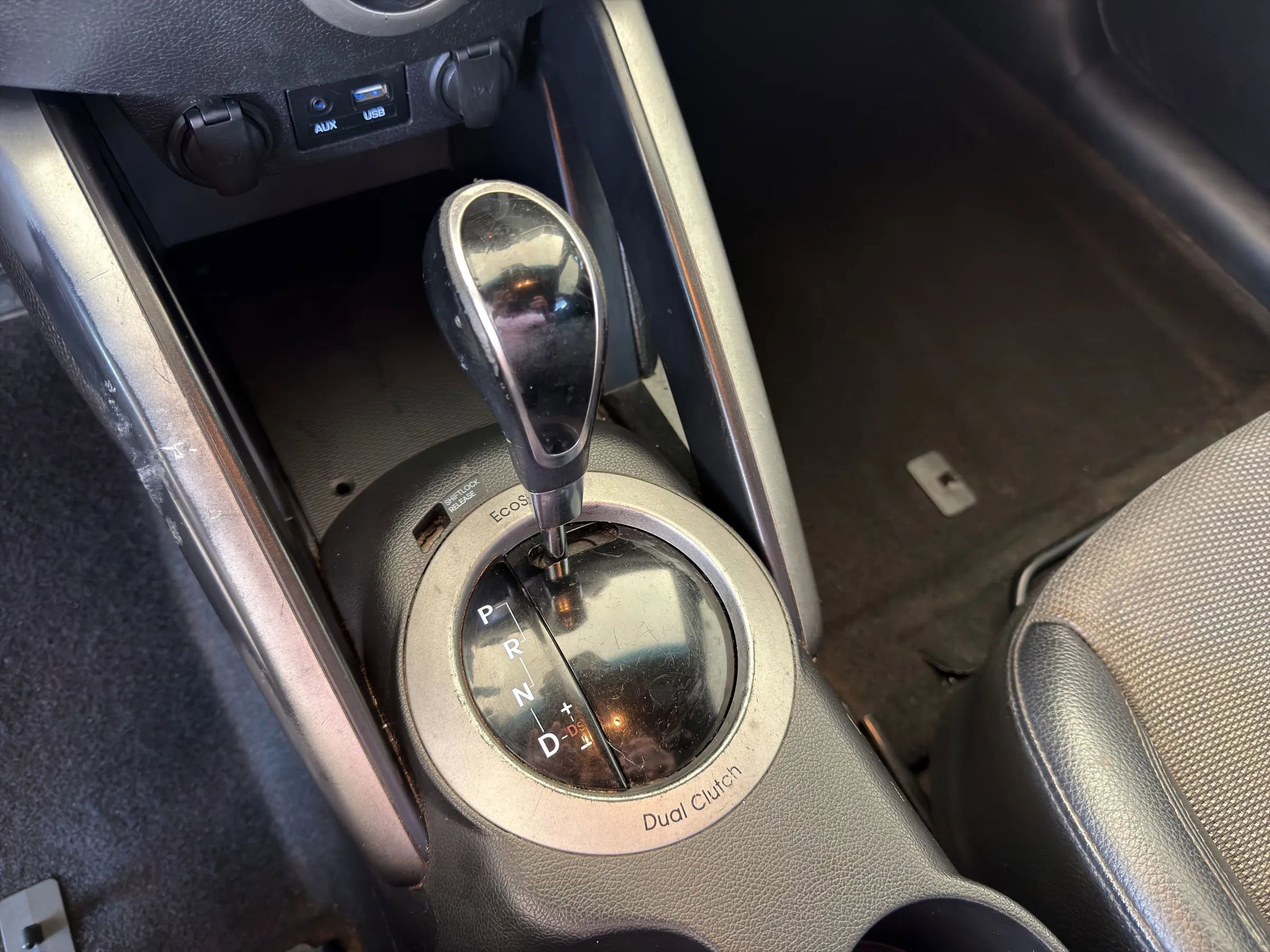 Used 2016 Hyundai Veloster w/ Option Group 02 image 30