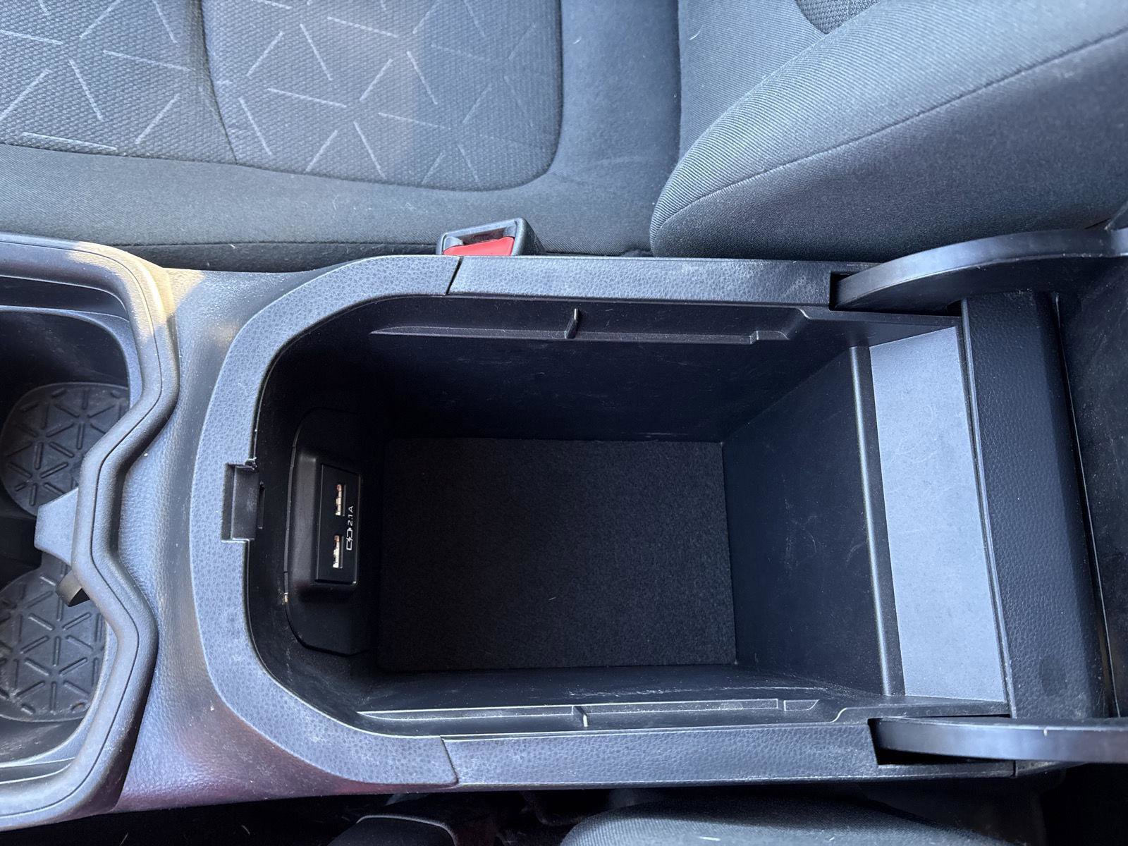 Used 2021 Toyota RAV4 XLE image 15