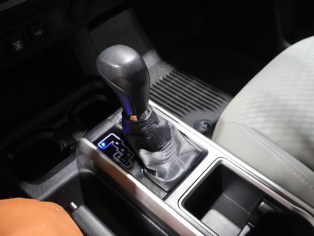 Used 2022 Toyota Tacoma SR5 w/ Technology Package AWD/4WD image 28