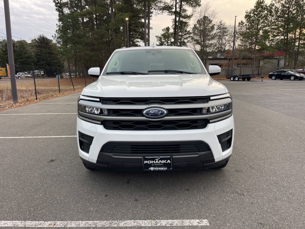 Certified 2024 Ford Expedition XLT image 3