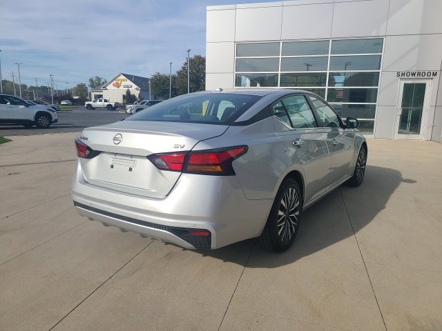 Used 2024 Nissan Altima 2.5 SV image 7