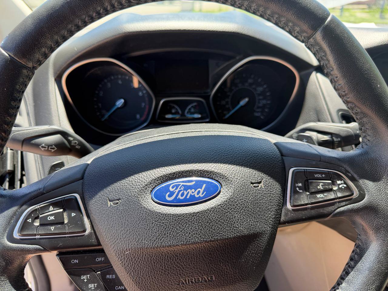 Used 2015 Ford Focus SE w/ SE Sport Package FWD image 7