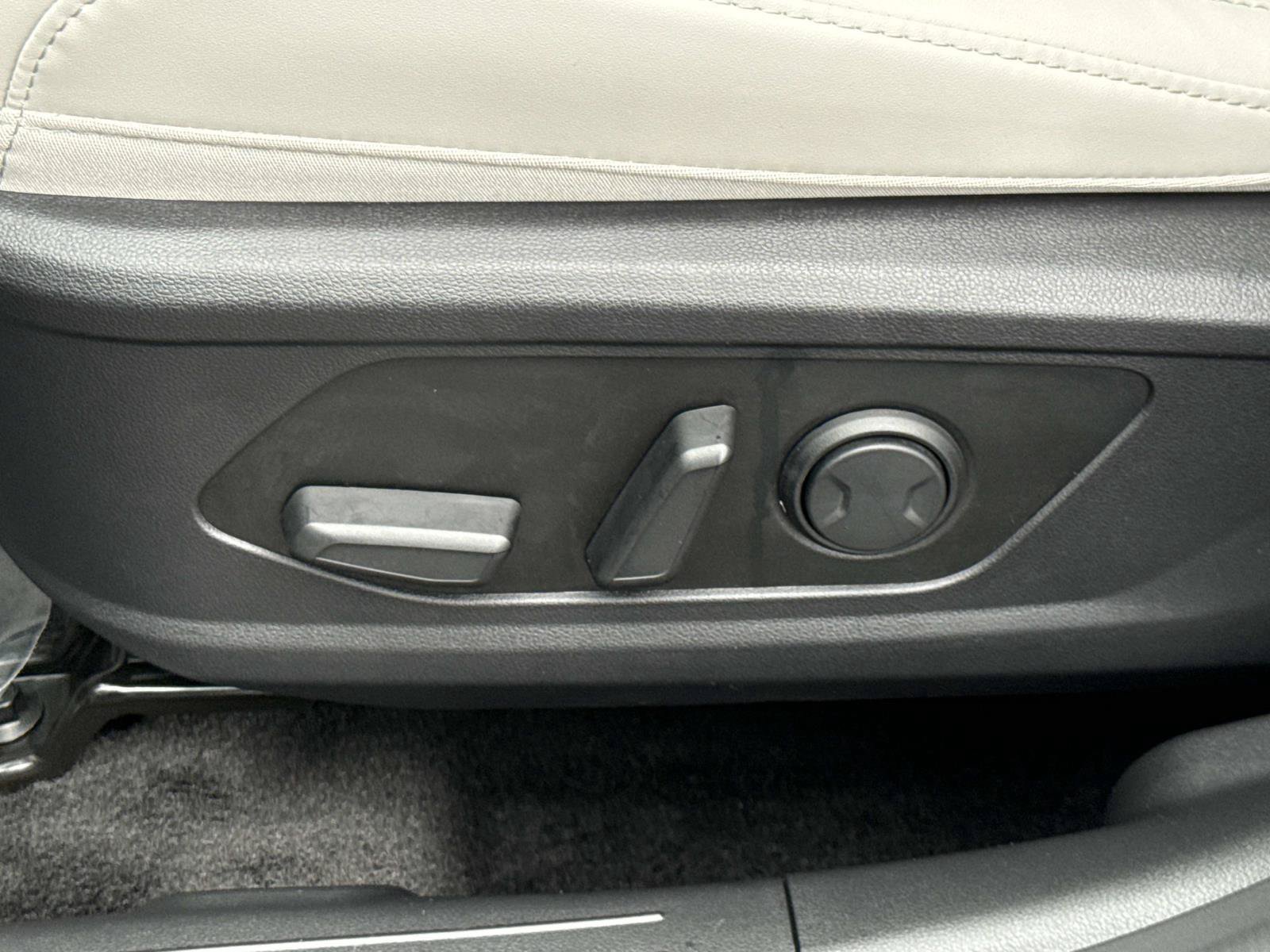 Certified 2025 Hyundai Tucson SEL AWD/4WD image 17